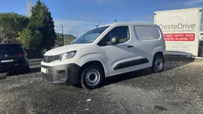 Vendo Peugeot Partner 2019 - 12490 EUR, 144000 km - AUTO.MOTO.pt