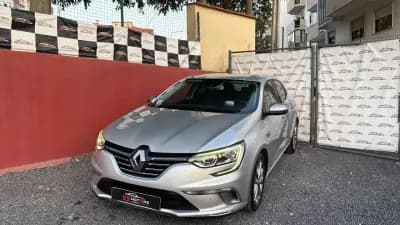 Vendo Renault Mégane 2021 - 13900 EUR, 199000 km - AUTO.MOTO.pt