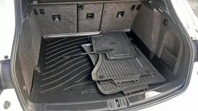 Sell Porsche Macan 2021 - 89500 EUR, 94000 km - AUTO.MOTO.pt