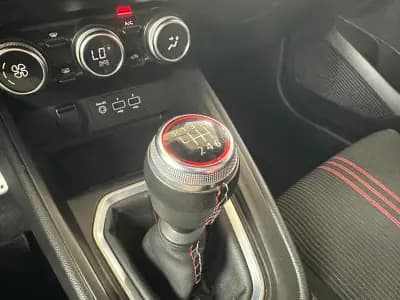 Vendo Renault Clio 2020 - 18990 EUR, 51300 km - AUTO.MOTO.pt