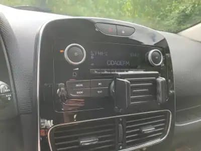 Vendo Renault Clio Sport Tourer 2019 - 13999 EUR, 127245 km - AUTO.MOTO.pt