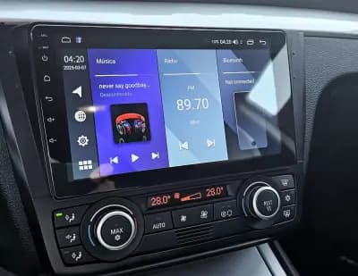 Vendo BMW 118 2018 - 9999 EUR, 300000 km - AUTO.MOTO.pt