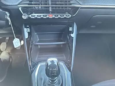 Vendo Peugeot 2008 2024 - 20700 EUR, 24657 km - AUTO.MOTO.pt