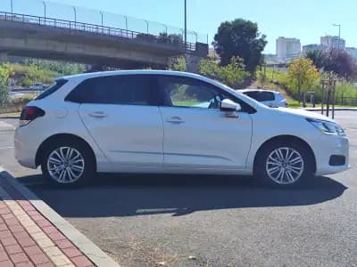 Sell Citroën C4 2015 - 9980 EUR, 157000 km - AUTO.MOTO.pt