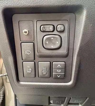 Vendo Toyota Land Cruiser 2015 - 59900 EUR, 145722 km - AUTO.MOTO.pt