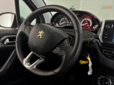 Sell Peugeot 2008 2018 - 13900 EUR, 92880 km - AUTO.MOTO.pt