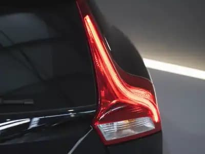 Vendo Volvo V40 2019 - 15990 EUR, 101000 km - AUTO.MOTO.pt