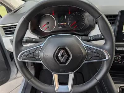 Sell Renault Clio 2023 - 13500 EUR, 152386 km - AUTO.MOTO.pt