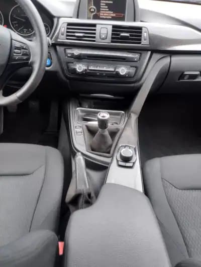 Vendo BMW 320 2013 - 14750 EUR, 170000 km - AUTO.MOTO.pt
