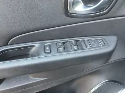 Vendo Renault Captur 2018 - 15800 EUR, 84000 km - AUTO.MOTO.pt