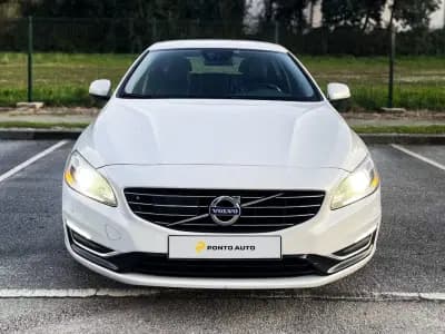 Vendo Volvo V60 2013 - 8990 EUR, 294390 km - AUTO.MOTO.pt