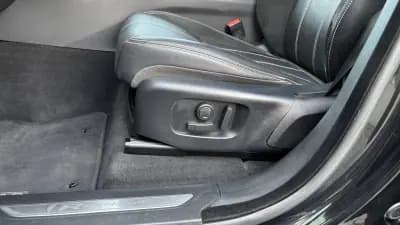 Vendo Land Rover Range Rover Velar 2019 - 37650 EUR, 96521 km - AUTO.MOTO.pt