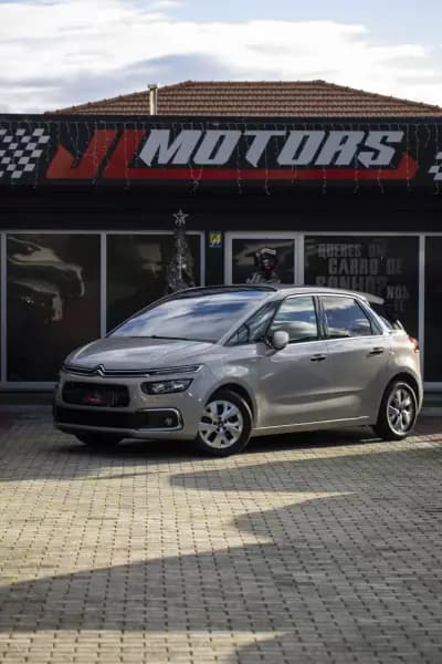 Sell Citroën C4 Picasso 2018 - 13900 EUR, 145077 km - AUTO.MOTO.pt