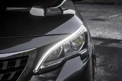 Vendo Peugeot 3008 2019 - 17850 EUR, 63281 km - AUTO.MOTO.pt