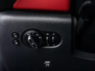 Sell MINI 2019 - 17990 EUR, 53900 km - AUTO.MOTO.pt