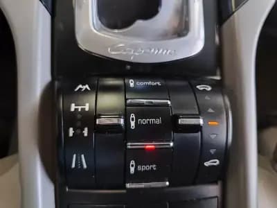 Sell Porsche Cayenne 2012 - 24990 EUR, 267800 km - AUTO.MOTO.pt