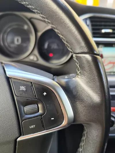 Sell Citroën C4 2015 - 9980 EUR, 157000 km - AUTO.MOTO.pt