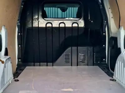 Vendo Renault Express 2021 - 13990 EUR, 121868 km - AUTO.MOTO.pt