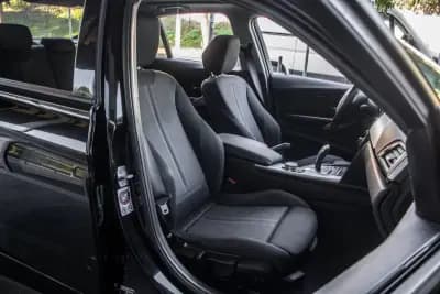 Vendo BMW 318 2015 - 16900 EUR, 246569 km - AUTO.MOTO.pt