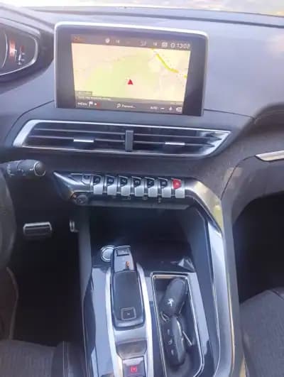 Vendo Peugeot 3008 2017 - 18950 EUR, 179000 km - AUTO.MOTO.pt