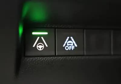 Vendo Peugeot 2008 2021 - 23900 EUR, 30000 km - AUTO.MOTO.pt