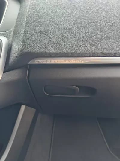 Vendo Volvo V40 Cross Country 2015 - 13900 EUR, 162000 km - AUTO.MOTO.pt