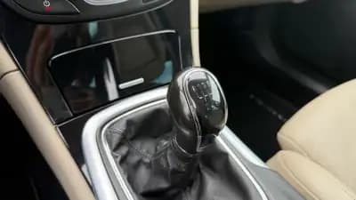 Vendo Opel Insignia 2016 - 13500 EUR, 164000 km - AUTO.MOTO.pt