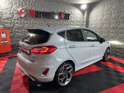 Sell Ford Fiesta 2019 - 21990 EUR, 151232 km - AUTO.MOTO.pt