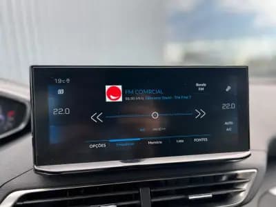 Vendo Peugeot 5008 2024 - 29750 EUR, 32015 km - AUTO.MOTO.pt