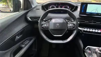 Vendo Peugeot 3008 2021 - 20499 EUR, 98021 km - AUTO.MOTO.pt