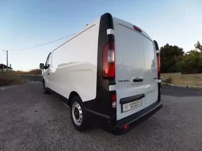 Vendo Renault TRAFIC L2H1 125CV 2018 - 14965 EUR, 179000 km - AUTO.MOTO.pt