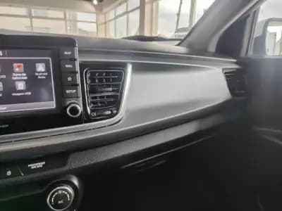 Sell Kia Rio 2018 - 14750 EUR, 46500 km - AUTO.MOTO.pt