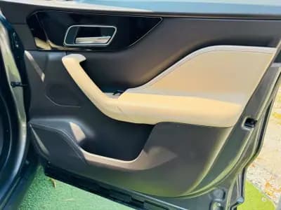 Sell Jaguar F-Pace 2017 - 24999 EUR, 78000 km - AUTO.MOTO.pt