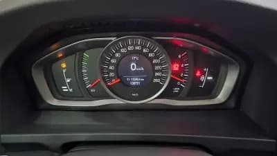 Vendo Volvo V60 Cross Country 2016 - 18180 EUR, 138731 km - AUTO.MOTO.pt