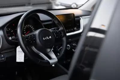 Sell Kia Stonic 2022 - 13999 EUR, 93000 km - AUTO.MOTO.pt