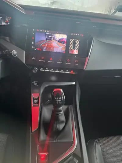 Vendo Peugeot 308 2022 - 16999 EUR, 75000 km - AUTO.MOTO.pt