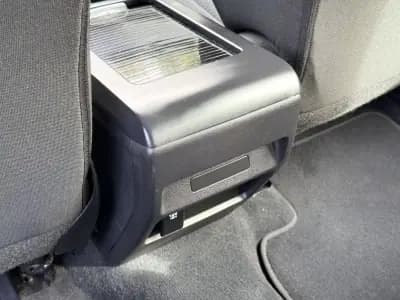 Vendo Land Rover Discovery Sport 2015 - 15900 EUR, 166000 km - AUTO.MOTO.pt