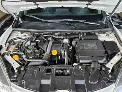 Vendo Renault Mégane Coupe 2011 - 7490 EUR, 258000 km - AUTO.MOTO.pt