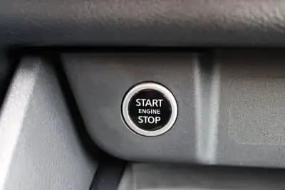 Vendo Nissan Qashqai 2023 - 25900 EUR, 42638 km - AUTO.MOTO.pt