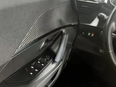 Sell Peugeot e-2008 2020 - 18990 EUR, 50000 km - AUTO.MOTO.pt