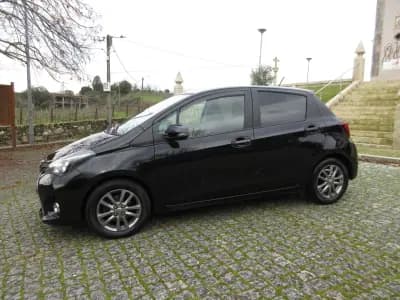 Vendo Toyota Yaris 2016 - 12990 EUR, 151000 km - AUTO.MOTO.pt