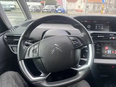 Sell Citroën C4 2019 - 16900 EUR, 93350 km - AUTO.MOTO.pt
