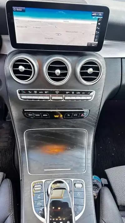 Vendo Mercedes-Benz C 300 2021 - 27500 EUR, 201000 km - AUTO.MOTO.pt