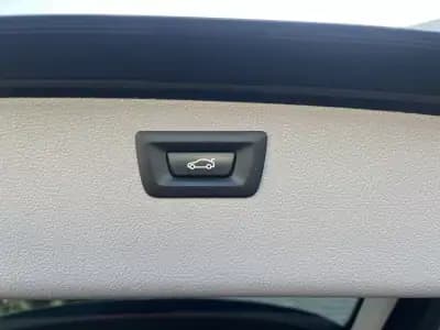 Vendo BMW 318 2015 - 13900 EUR, 260000 km - AUTO.MOTO.pt