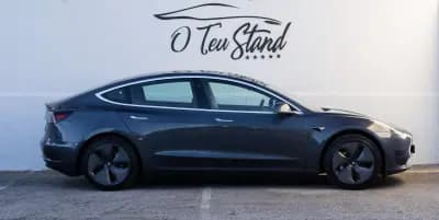 Vendo Tesla Model 3 2020 - 22999 EUR, 135693 km - AUTO.MOTO.pt