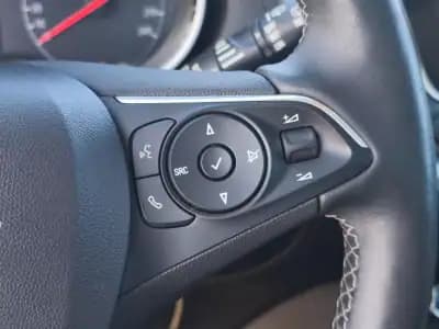 Sell Opel Grandland X 2020 - 17990 EUR, 65073 km - AUTO.MOTO.pt