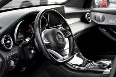 Sell Mercedes-Benz GLC 250 2017 - 36990 EUR, 179000 km - AUTO.MOTO.pt