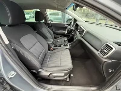 Sell Kia Sportage 2021 - 24900 EUR, 61000 km - AUTO.MOTO.pt