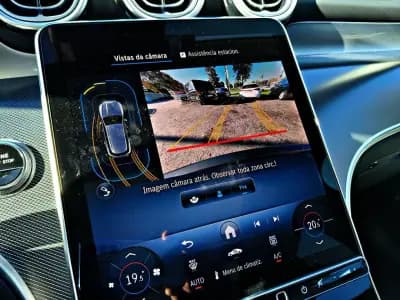 Vendo Mercedes-Benz GLC 400 2024 - 69990 EUR, 25400 km - AUTO.MOTO.pt