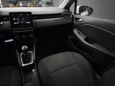 Sell Renault Clio 2020 - 13450 EUR, 185157 km - AUTO.MOTO.pt